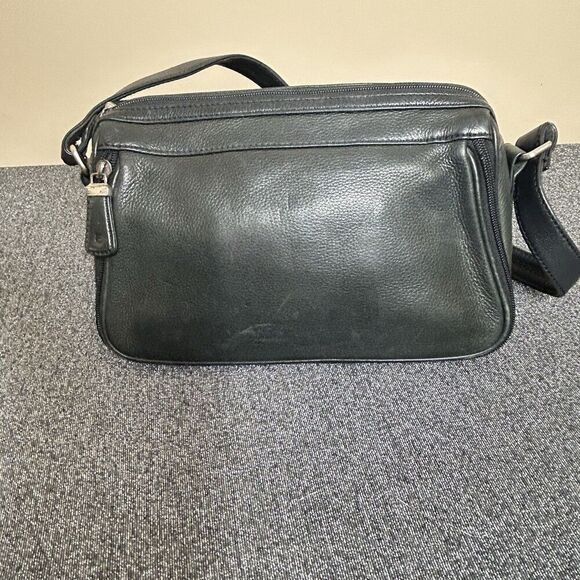 Fossil Shoulder Bag Black 75082 Pebble Soft Leather Organizer Classic Minimalist - Picture 2 of 16